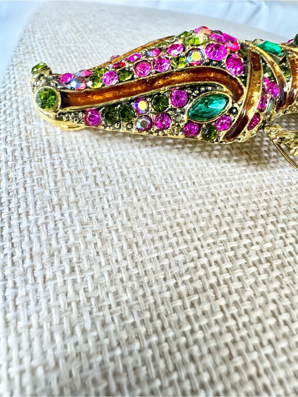 Chunky 5” Gold-Tone Green & Pink Crystal Alligator Brooch (High Quality/Weight) - Picture 10 of 13